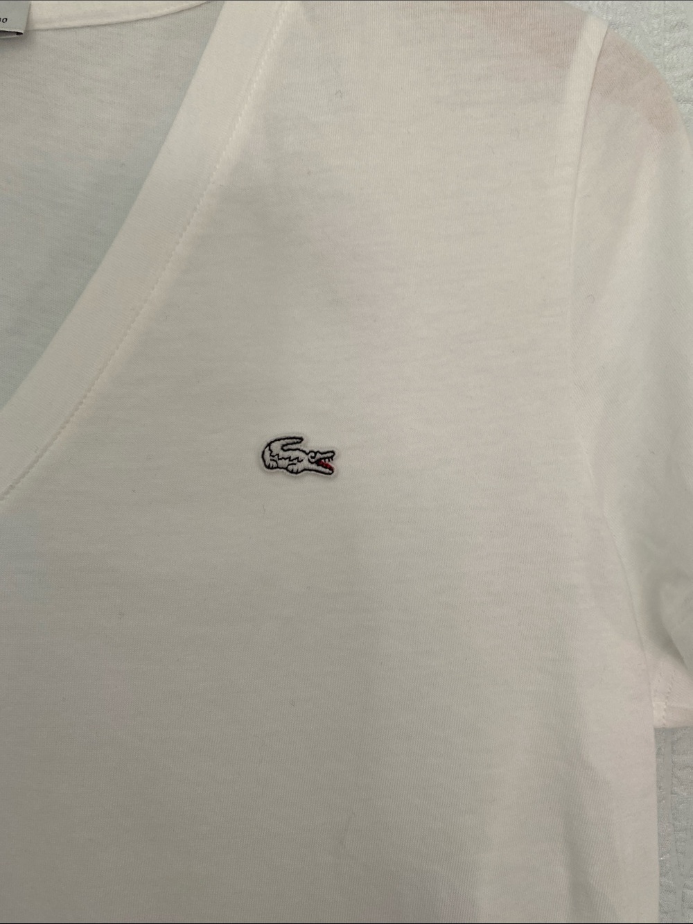 Lacoste NEW Women’s White V-Neck Short Sleeve Tee with Crocodile Logo - Picture 6 of 11
